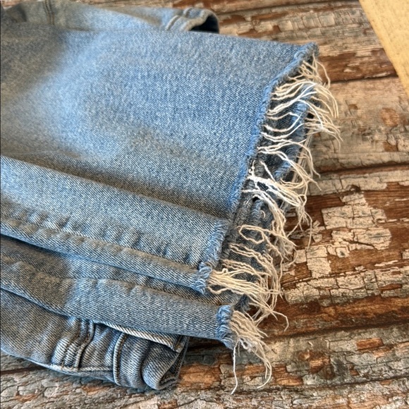 Blank NYC Blue Ankle Cropped Jeans with Frayed Hem - Picture 8 of 8